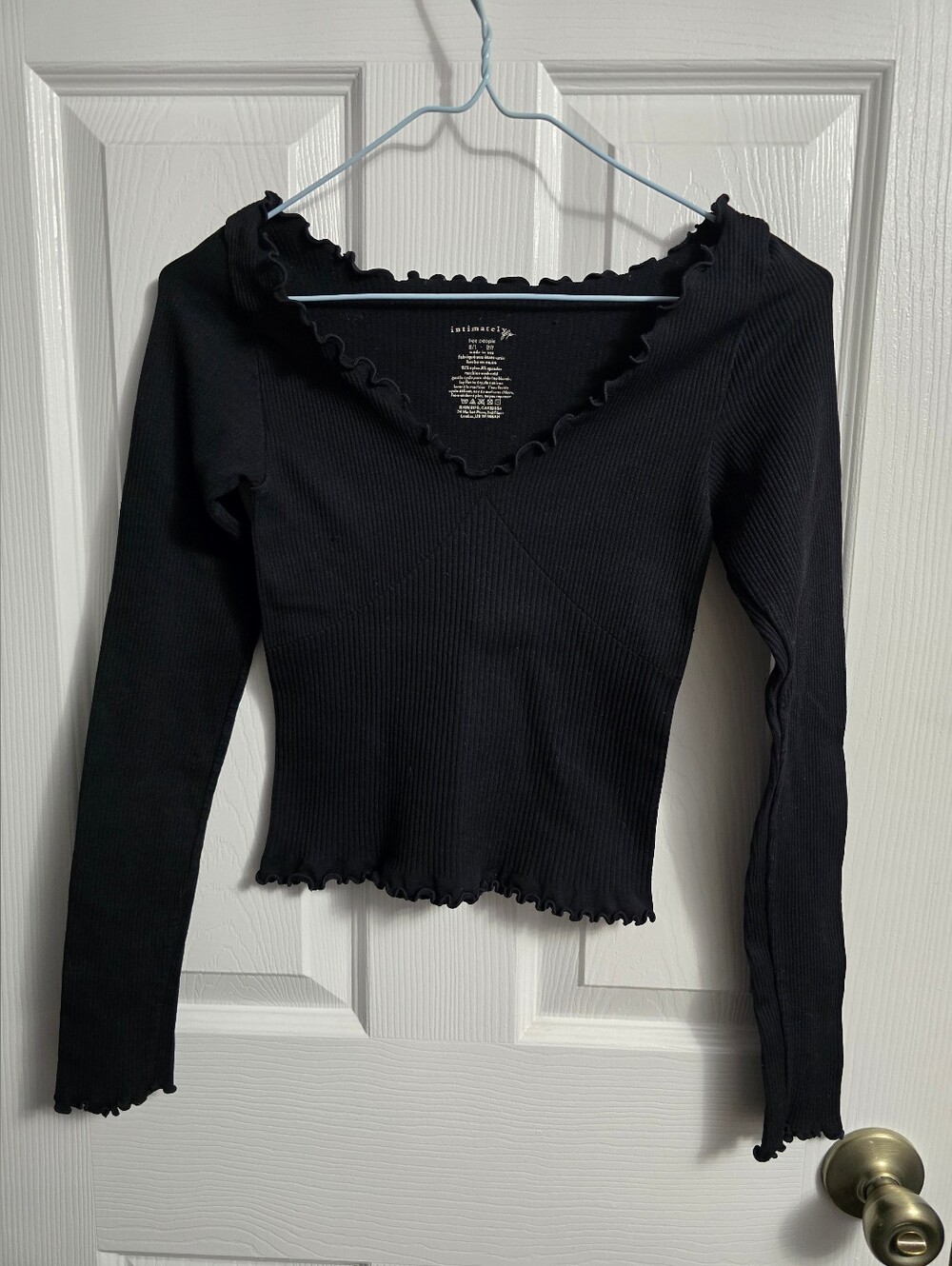 Intimately Free People Black Ribbed Lettuce Edge V-Neck Long Sleeve Top XS/S
